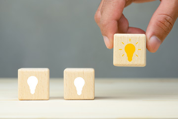 2o18新款丰田黑色/丰田黑色多少钱