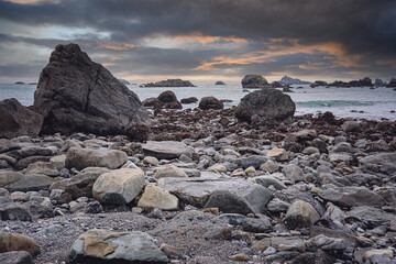 数字式万用表使用方法/数字式万用表使用方法及读数方法